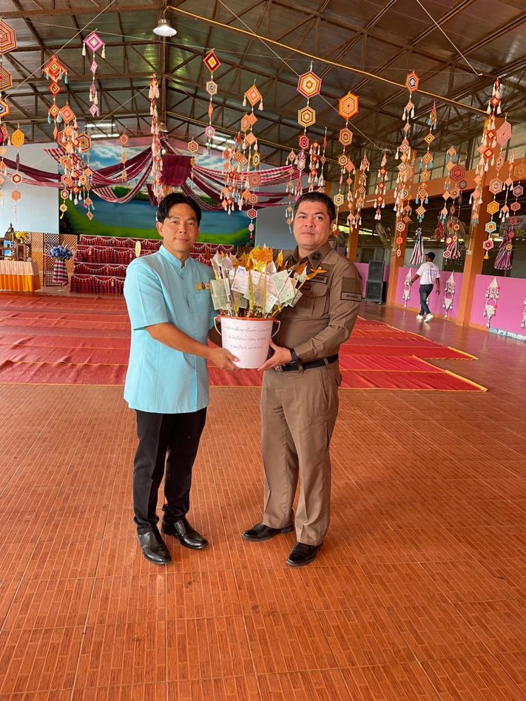 ร่วมพิธีเปิดงานผ้าป่าสามัคคีโรงเรียนบ้านพนาสวรรค์