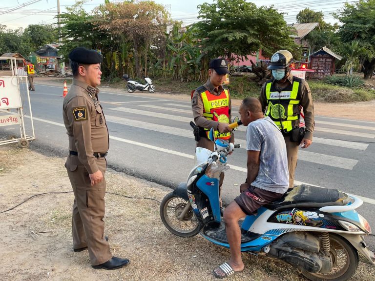 ตรวจเยี่ยมจุดกวดขันวินัยจราจรในเทศกาลปีใหม่ 2568